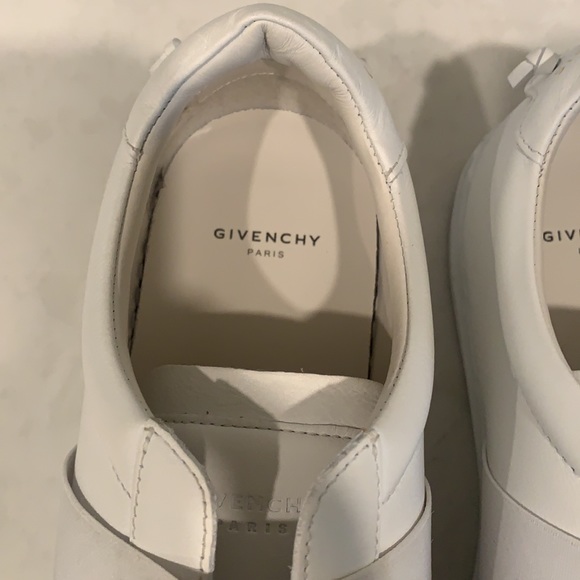 Givenchy
Urban Street Logo Sneakers - Picture 3 of 5